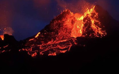 Iceland hứng chịu hàng trăm trận động đất nhỏ, báo hiệu cơn thịnh nộ lớn