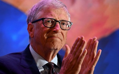 Bill Gates tiên đoán tuần làm việc 2 ngày không còn xa vì con người sắp bị thay thế trong nhiều ngành nghề, muốn tự làm cũng không bắt kịp công nghệ