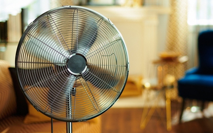 Dùng quạt máy mùa hè, đây là 6 mẹo tiết kiệm điện phải bỏ túi ngay