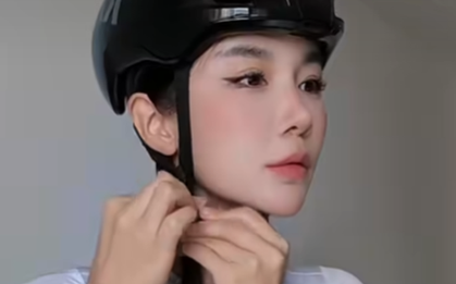 Lên đồ tập xe đạp, hot girl thu hút cả triệu view với vóc dáng “mượt” đến khó tin