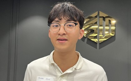 Nam sinh trốn ngủ qua đêm ở trường để làm robot giành học bổng Mỹ danh giá