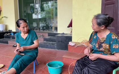 Người dân hoang mang kể lại vụ cướp ngân hàng ở Hà Nội: Đối tượng giả bộ đi vệ sinh, mang theo dao và xăng để đe dọa