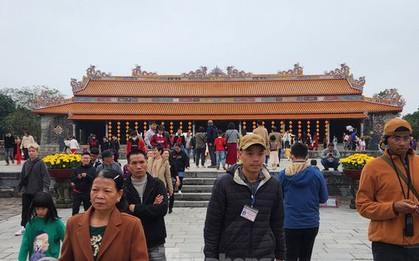 Huế kích hoạt đường dây nóng, xử lý nạn 'chặt chém' dịp 30/4