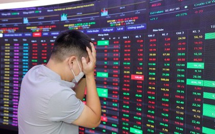 Nhà đầu tư chứng khoán 'thót tim' trong phiên tàu lượn