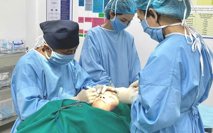 Nhiều ca tai biến sau thẩm mỹ mắt, bác sĩ chỉ 5 lưu ý giúp chị em tránh "tiền mất, tật mang"