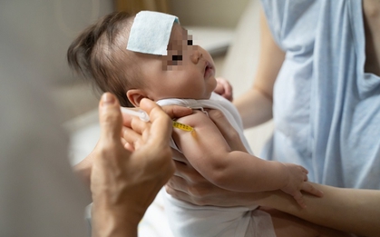Khoảng cách tối đa giữa mũi 1 và mũi 2 vắc xin sởi là bao lâu, trẻ tiêm trễ có sao không?