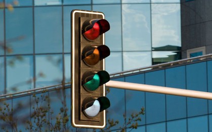 Đèn giao thông sắp có 4 màu, giúp giảm tắc nghẽn và tai nạn giao thông