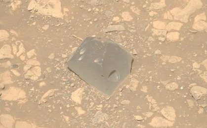 NASA phát hiện “hộp sọ” kỳ lạ trên sao Hỏa và không ai biết nó từ đâu tới