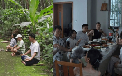 4 người bạn U35 rủ nhau xây "nhà dưỡng lão" chỉ dành cho người trẻ: Kết quả gây tranh cãi