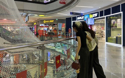 Cận cảnh Vạn Hạnh Mall sau khi lắp thêm tấm lưới, khách hàng xem xong lập tức thốt lên 1 câu