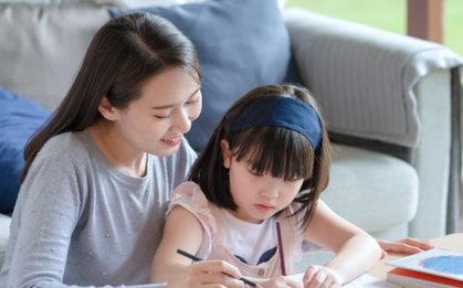 Nếu cha mẹ có những đặc điểm này, con cái họ có khả năng trở thành học sinh giỏi nhất