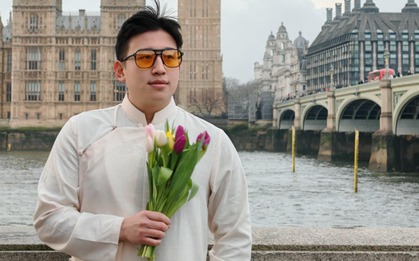 Chốt vé gấp, bay từ Anh về TP.HCM: "Xứng đáng từng đồng"
