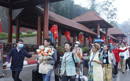 Lần đầu tiên du lịch 2 ngày 1 đêm bằng giấy thông hành biên giới Việt - Trung