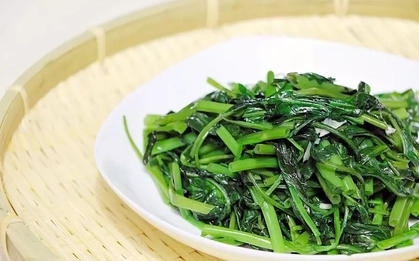 Bí quyết xào rau vừa xanh vừa giòn của đầu bếp hàng đầu