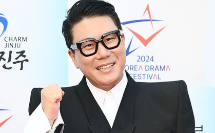 Nam ca sĩ tuổi 52 tái hôn với tình trẻ