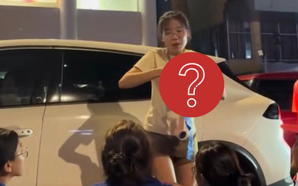 Hành động khó tin lúc 1h sáng của một cô gái trên đường Nguyễn Đình Chiểu (Quận 3): "Đỉnh quá!"