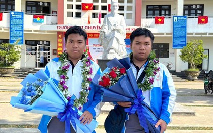 Trò chuyện nhanh cùng cặp song sinh giành 2 huy chương vàng Olympic Toán học quốc tế