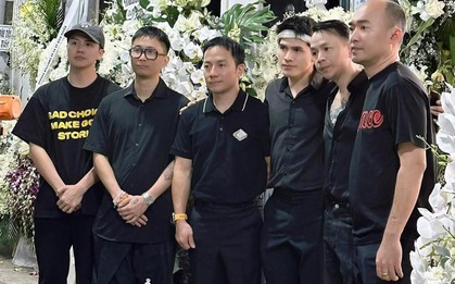 Tang lễ bố ca sĩ Quốc Thiên: Tiến Luật - Binz và dàn sao đến viếng, Duy Khánh nói 1 câu gây xúc động