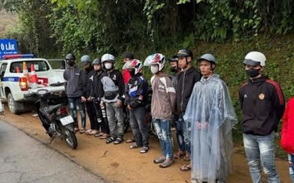 Đi 'săn mây' gây rối trật tự, nhóm thanh niên bị phạt hơn 100 triệu đồng