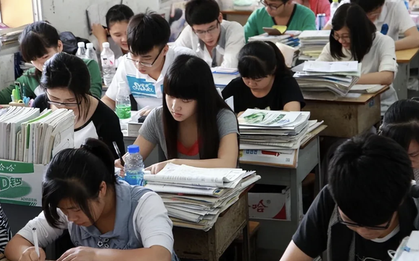 Thi trượt ĐH nhưng 20 năm sau thấy bằng tốt nghiệp, người phụ nữ báo cảnh sát, nhà trường khẳng định: “Không có gì bất thường”