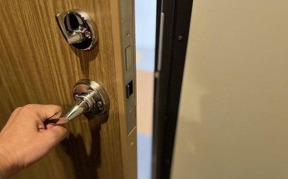 Mua căn hộ giá hơn 25 tỷ xong quên mất, 28 năm chủ nhà quay lại thì bàng hoàng phát hiện cảnh tượng sốc
