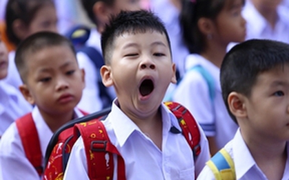 "Ngược đời, trường cấm dạy thêm nhưng lại thu tiền bắt học 2 buổi/ngày"