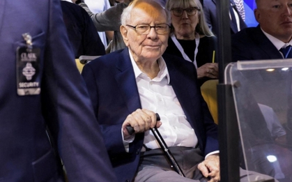 Cú bán tháo 'chốt lời' của Warren Buffett khiến cả thị trường chứng khoán ngả mũ