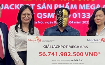 Mua vé số không quá 50.000 đồng/lần, người đàn ông trúng gần 57 tỷ