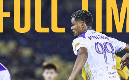 Trọng tài mắc lỗi khó tin, Hà Nội FC thay người đúng luật vẫn bị cấm