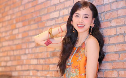 Đinh Ngọc Diệp đăng đoạn clip trò chuyện cùng con, xem đoạn cuối ai cũng khen: Dạy con thế mới chuẩn!