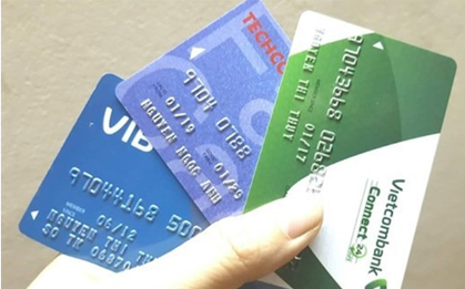 Chính thức từ 1/7/2025, mọi thẻ ATM dạng này đều bị ngân hàng ngừng giao dịch