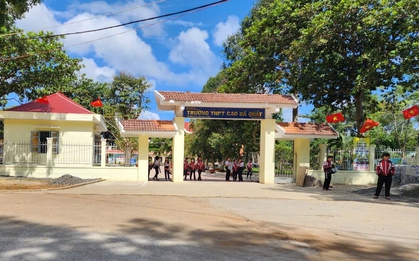 Vụ nhiều học sinh lớp 12 "tự nguyện" xin nghỉ học: 3 em đã được đi học lại