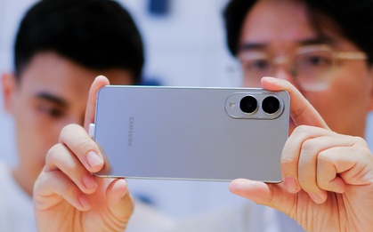 Galaxy S25 Edge - Từ chiếc máy bí ẩn đến trải nghiệm thực tế: Đây là những gì reviewer công nghệ nói