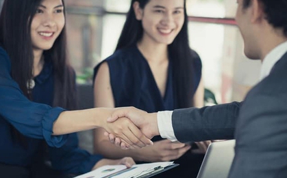 Mẹ 2 con đi xin việc bị từ chối, cô đáp lại bằng email dài 6 dòng mà nhà tuyển dụng ký luôn vị trí quản lý