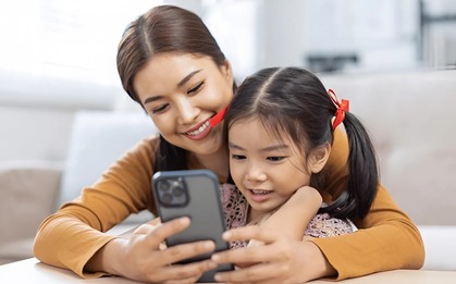 Một người mẹ nếu đủ khôn ngoan sẽ không đăng 5 điều này về con lên mạng xã hội, kẻo con chịu thiệt thòi lớn