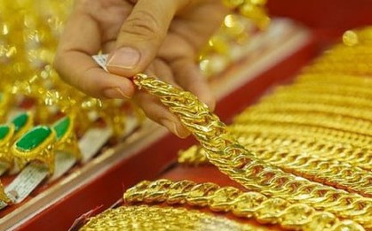 Giá vàng liên tục giảm mạnh: Nên mua hay bán?