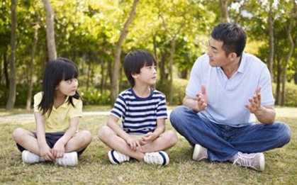Câu trả lời của DeepSeek về vấn đề: "Thế nào là giáo dục tốt" khiến bà mẹ trẻ phải thốt lên: "AI làm cha mẹ còn GIỎI hơn tôi!"