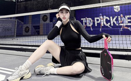 Em gái Văn Toàn chơi pickleball, chấp nhận từ vóc dáng nuột nà thành "cô gái lực điền"