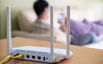 Đặt bộ phát WiFi ở vị trí này, chẳng trách mạng vừa kém, vừa chập chờn: Rất nhiều nhà đang làm!