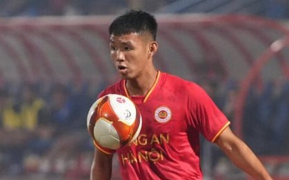 CLB Công an Hà Nội có thể chia tay trò cưng HLV Troussier