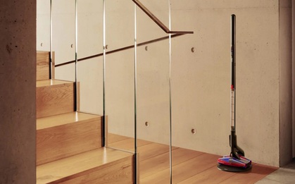 Dyson trình làng PencilVac: Máy hút bụi mỏng như chổi, nhẹ tênh mà thông minh