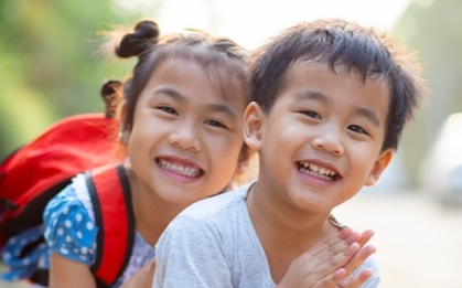 Cha mẹ lười có nuôi dạy được con thành công? Nghiên cứu của Harvard khiến phụ huynh cười toe toét