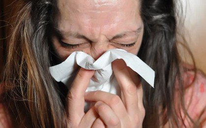 Không biết mình bị cảm lạnh hay biến thể Covid-19 mới, bác sĩ: Cảnh giác nếu có "những" triệu chứng này