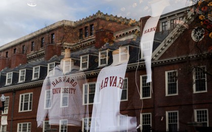 Lo lắng, hồi hộp và run sợ: Sinh viên quốc tế tại Harvard đang hoang mang vì khả năng lâm vào cảnh "đứt gánh giữa đường"