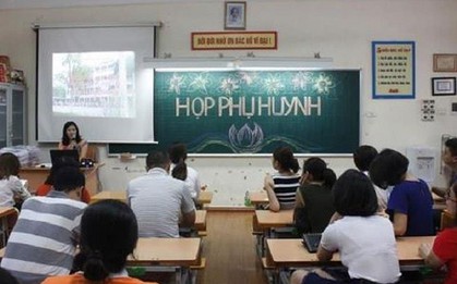 Họp phụ huynh về tôi không biết phải đối mặt với con mình thế nào, điểm nó kém nhưng người "sợ hãi" lại là tôi