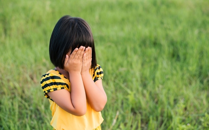 Những câu nói tưởng vô hại nhưng lại khiến trẻ dần khép kín, xa lánh cha mẹ