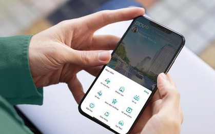 Một “ông lớn” ngân hàng ngăn chặn hơn 100 tỷ đồng chuyển khoản cho tội phạm lừa đảo