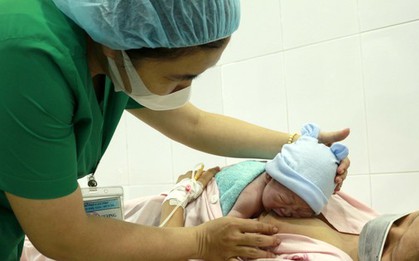 Đề xuất kéo dài nghỉ thai sản khi sinh con thứ hai, vi phạm luật Dân số có thể bị phạt đến 100 triệu đồng