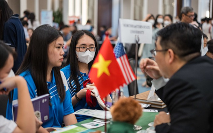Mỹ dừng cấp mới visa du học, nhiều học sinh Việt "như chim vỡ tổ"