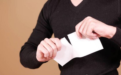 Người đàn ông vay 1 tỷ đồng, 6 năm sau xé giấy nợ thả xuống sông: Chủ nợ tung bằng chứng “chí mạng”, tòa án phán quyết bất ngờ